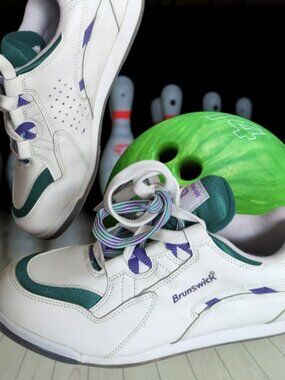 Brunswick Breeze II Womens Bowling Sneakers Shoes - Size 10